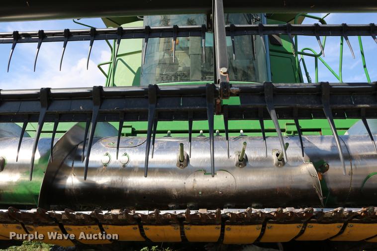 image for item DB9288 2008 John Deere 630F flex head