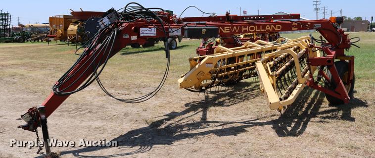 image for item DB9324 2004 New Holland 216 hay rake
