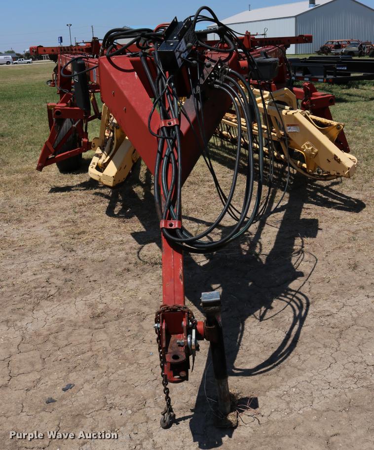 image for item DB9324 2004 New Holland 216 hay rake