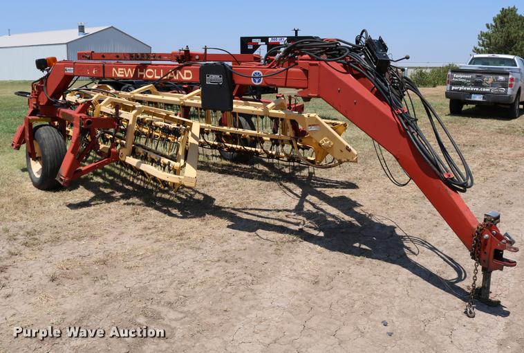 image for item DB9324 2004 New Holland 216 hay rake