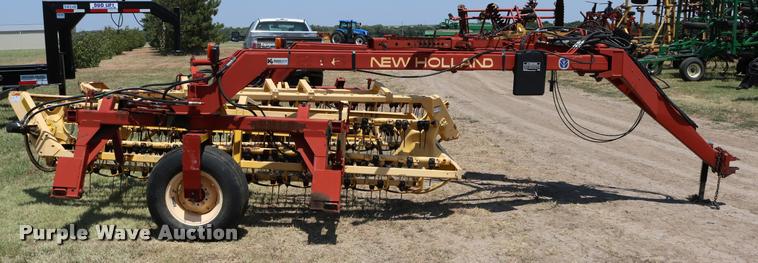image for item DB9324 2004 New Holland 216 hay rake