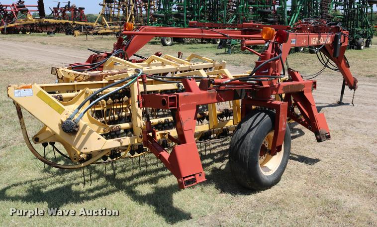 image for item DB9324 2004 New Holland 216 hay rake