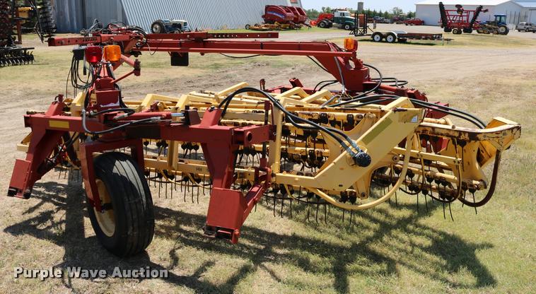 image for item DB9324 2004 New Holland 216 hay rake