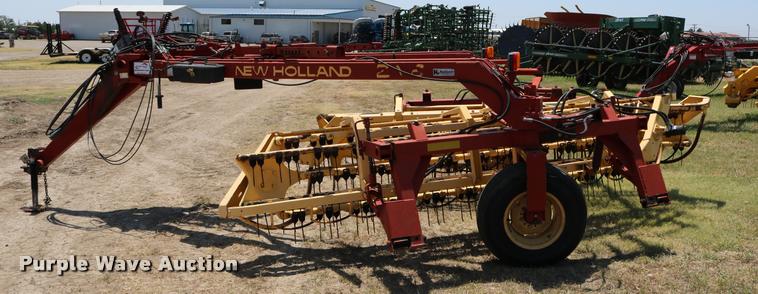 image for item DB9324 2004 New Holland 216 hay rake