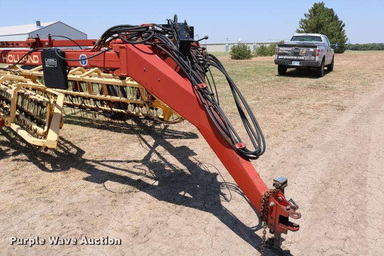 image for item DB9324 2004 New Holland 216 hay rake