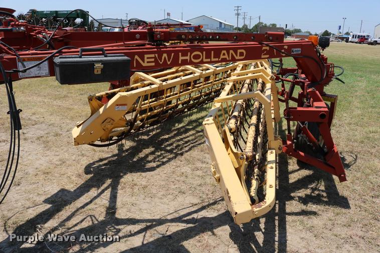 image for item DB9324 2004 New Holland 216 hay rake