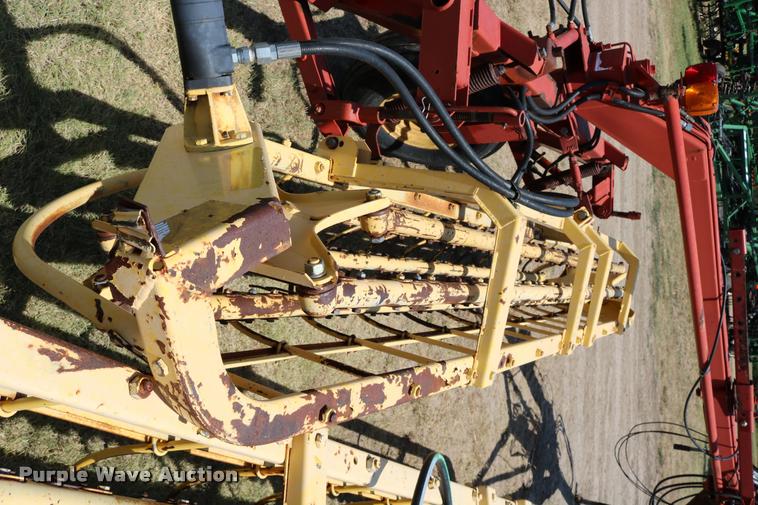 image for item DB9324 2004 New Holland 216 hay rake