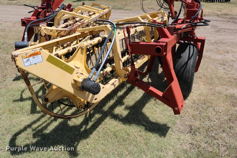 image for item DB9324 2004 New Holland 216 hay rake