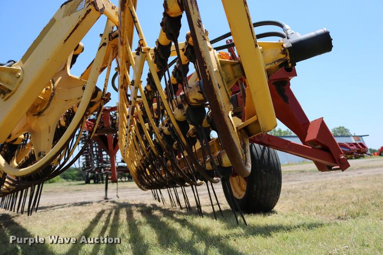 image for item DB9324 2004 New Holland 216 hay rake