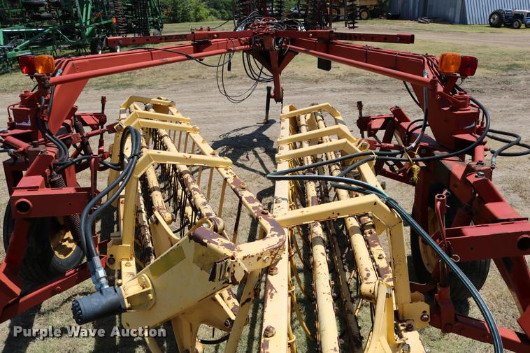 image for item DB9324 2004 New Holland 216 hay rake