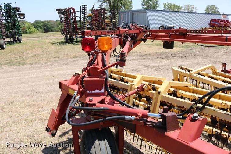 image for item DB9324 2004 New Holland 216 hay rake