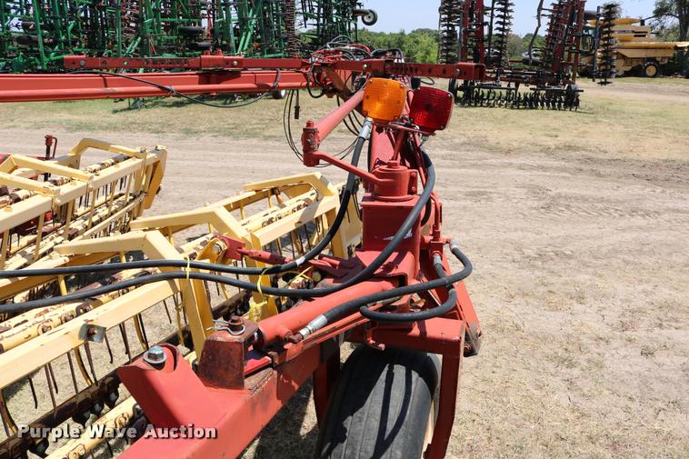 image for item DB9324 2004 New Holland 216 hay rake