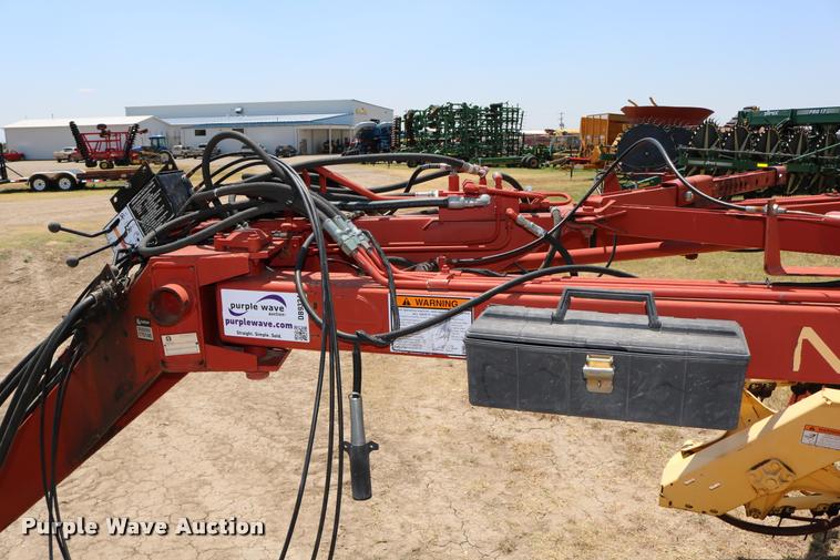 image for item DB9324 2004 New Holland 216 hay rake