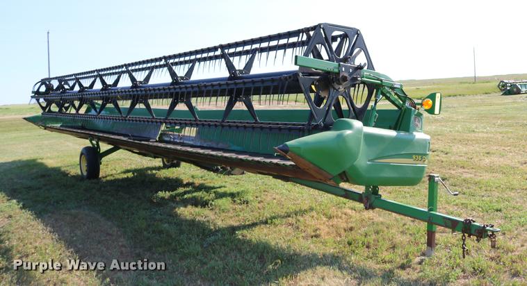 image for item DB9348 2006 John Deere 936D draper head