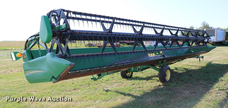 image for item DB9348 2006 John Deere 936D draper head