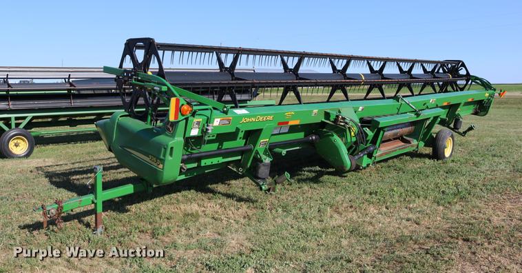 image for item DB9348 2006 John Deere 936D draper head