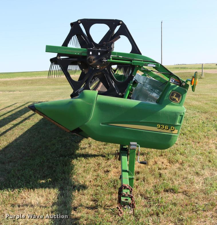 image for item DB9348 2006 John Deere 936D draper head