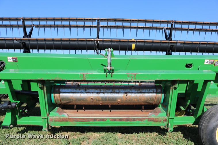 image for item DB9348 2006 John Deere 936D draper head