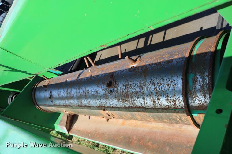image for item DB9348 2006 John Deere 936D draper head