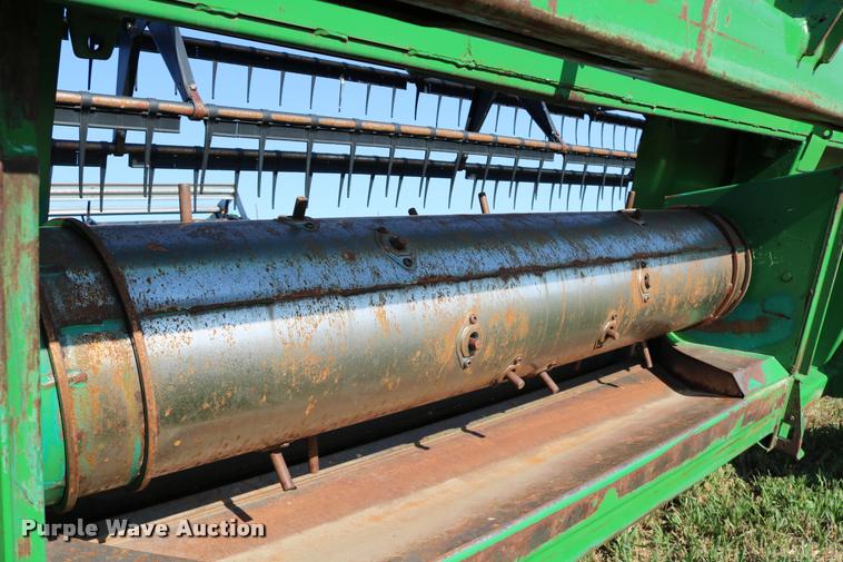 image for item DB9348 2006 John Deere 936D draper head
