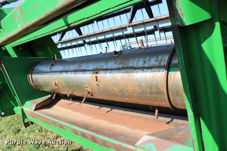 image for item DB9348 2006 John Deere 936D draper head