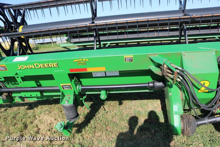 image for item DB9348 2006 John Deere 936D draper head