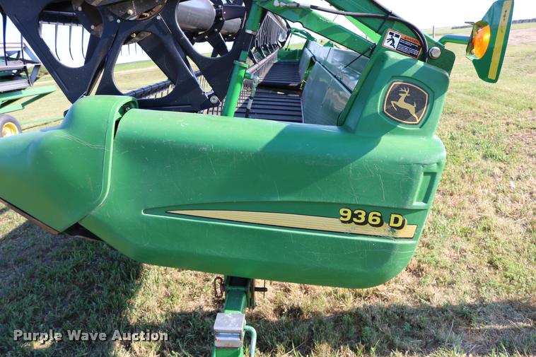 image for item DB9348 2006 John Deere 936D draper head