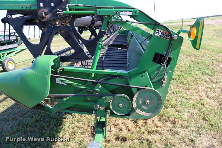 image for item DB9348 2006 John Deere 936D draper head