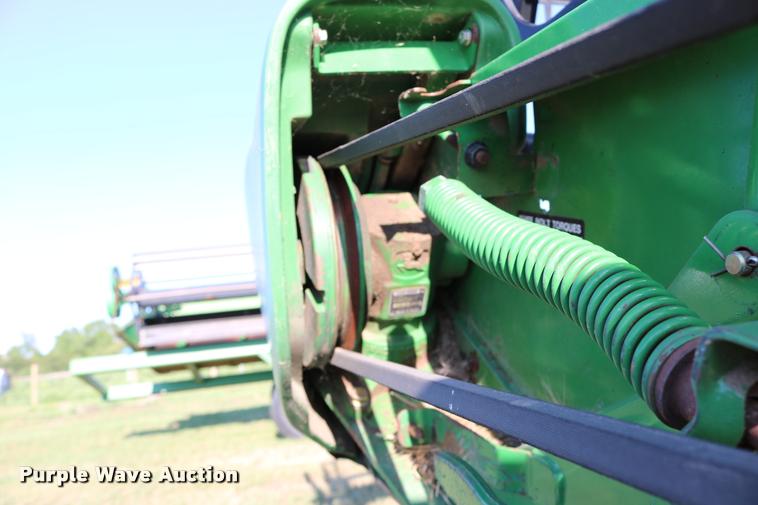 image for item DB9348 2006 John Deere 936D draper head