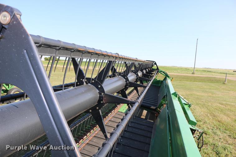 image for item DB9348 2006 John Deere 936D draper head