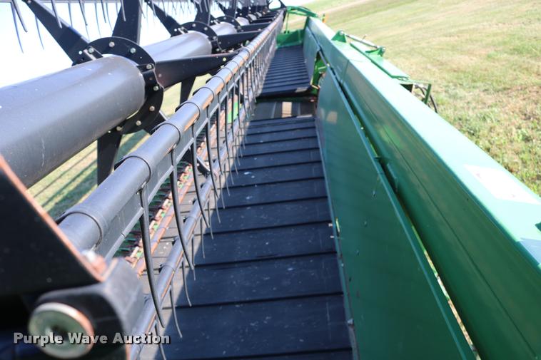 image for item DB9348 2006 John Deere 936D draper head