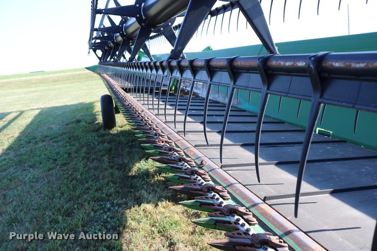 image for item DB9348 2006 John Deere 936D draper head