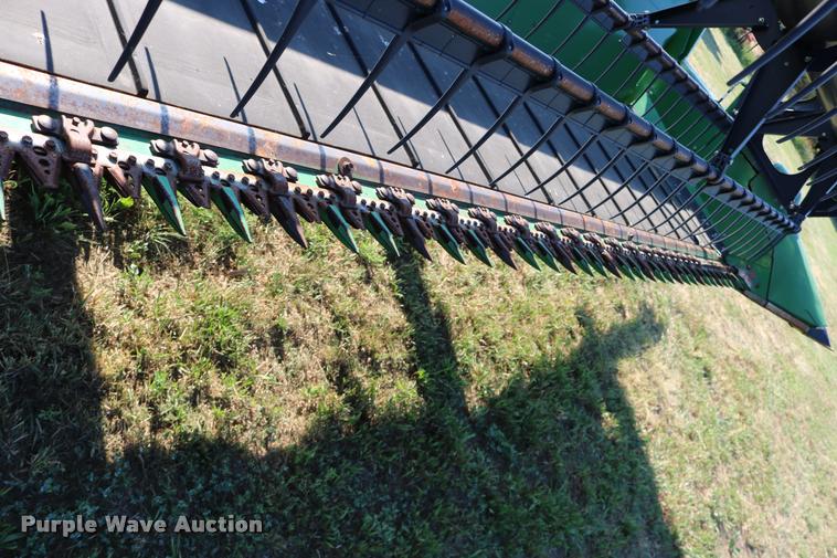 image for item DB9348 2006 John Deere 936D draper head