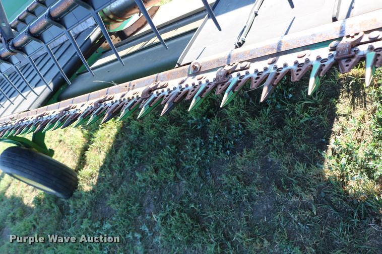 image for item DB9348 2006 John Deere 936D draper head