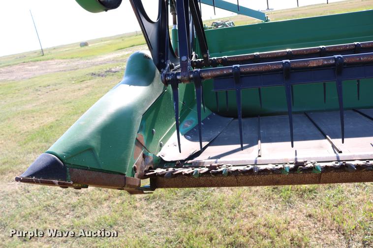 image for item DB9348 2006 John Deere 936D draper head