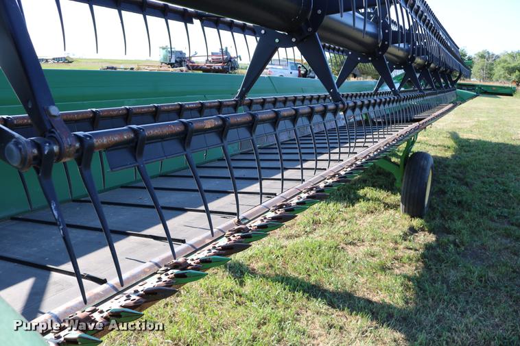 image for item DB9348 2006 John Deere 936D draper head