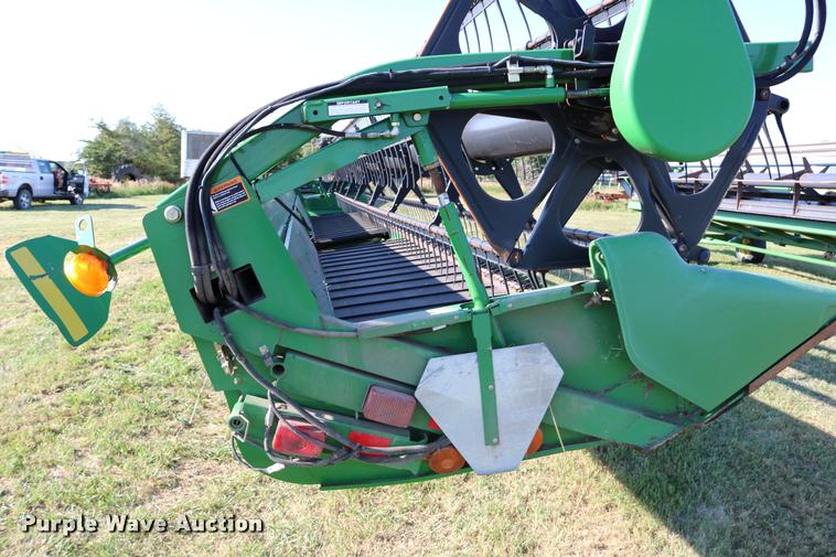 image for item DB9348 2006 John Deere 936D draper head