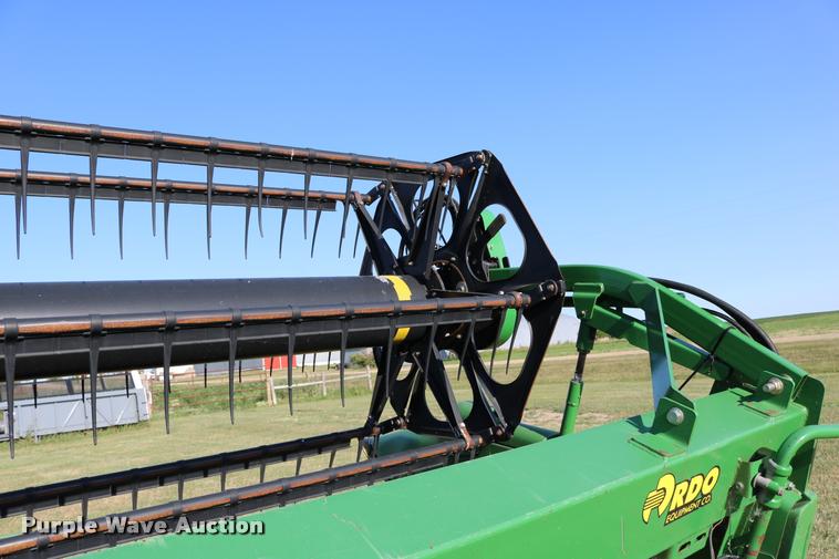 image for item DB9348 2006 John Deere 936D draper head