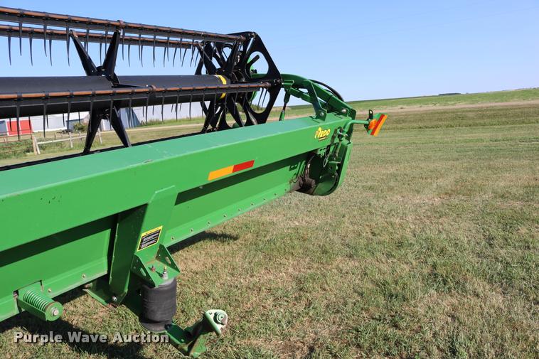 image for item DB9348 2006 John Deere 936D draper head