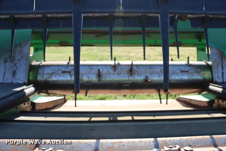 image for item DB9348 2006 John Deere 936D draper head