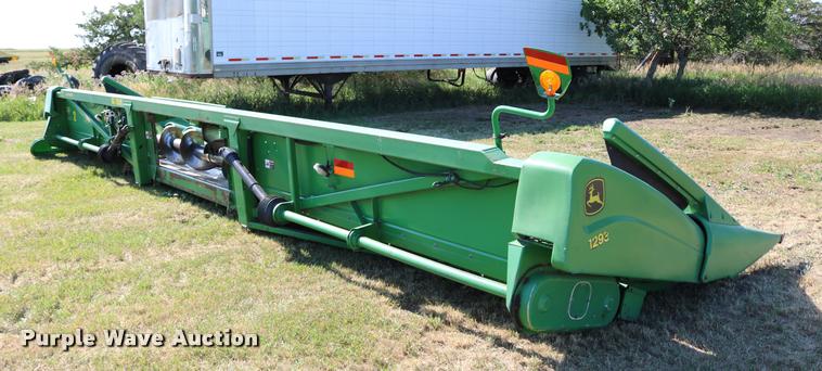 image for item DB9351 2003 John Deere 1293 corn head