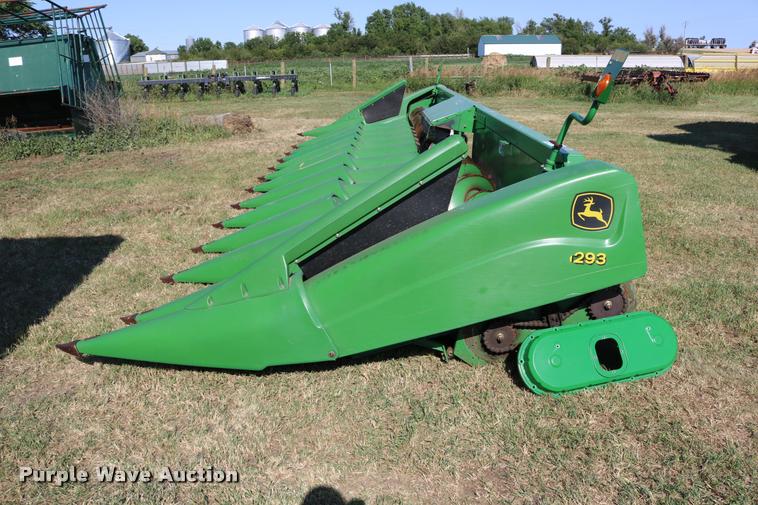image for item DB9351 2003 John Deere 1293 corn head