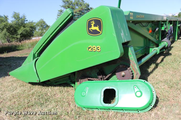 image for item DB9351 2003 John Deere 1293 corn head