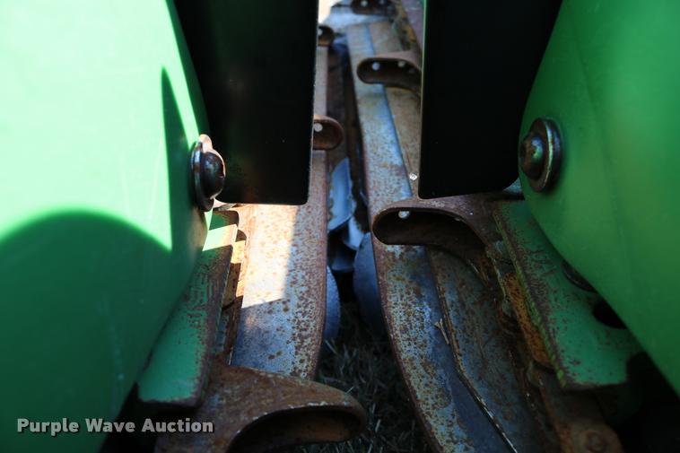 image for item DB9351 2003 John Deere 1293 corn head