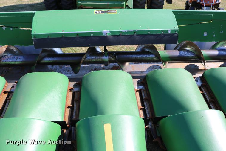image for item DB9351 2003 John Deere 1293 corn head