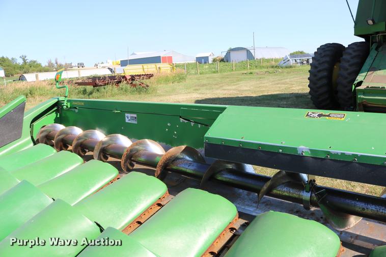 image for item DB9351 2003 John Deere 1293 corn head