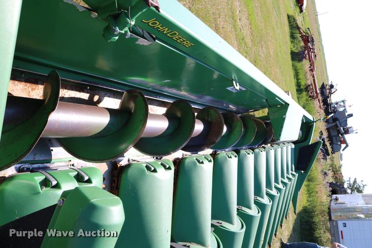 image for item DB9351 2003 John Deere 1293 corn head