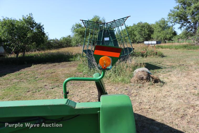 image for item DB9351 2003 John Deere 1293 corn head