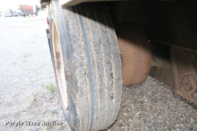 image for item DB9358 1999 Talbert TSDW-80K-T1-C drop deck equipment trailer