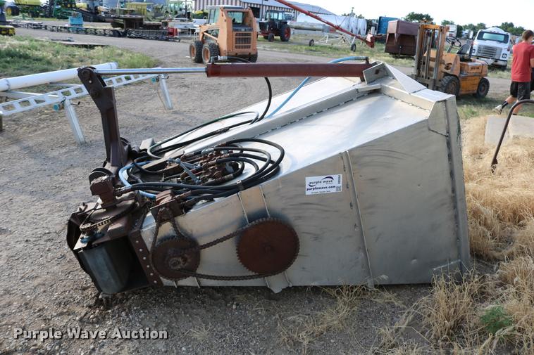 image for item DB9364 Shop built free stall bedding thrower